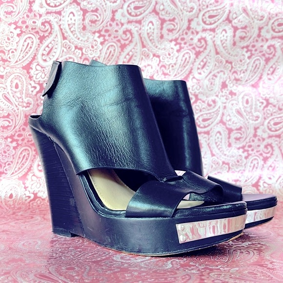 Vince Camuto Shoes - Vince Camuto Slides ~